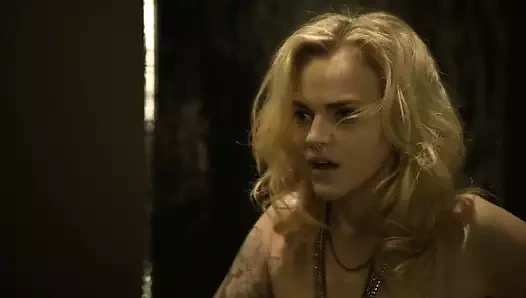 Madeline brewer - baldıran korusu s02e04-07 (2014)