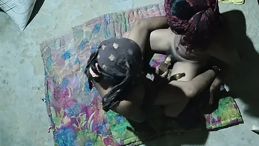 Desi Village'dan ateşli seksi büyük Hintli baldız
