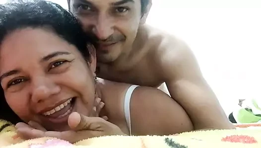 Evli kadın götten sert bir şekilde boğuluyor
