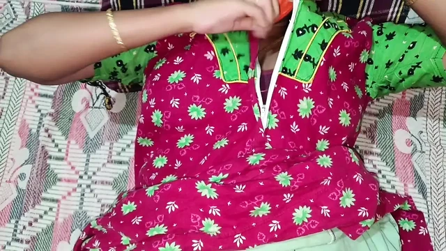 Tamil sesli evli kadın ve kocası çok sıkı amcıklı ateşli Hintli desi kız ücretsiz video