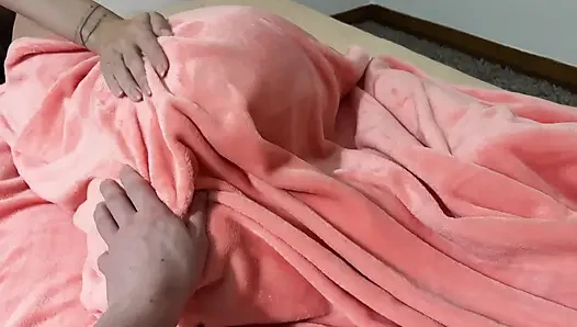 Sıkı anal parmaklama ve sikiş, külota boşalma