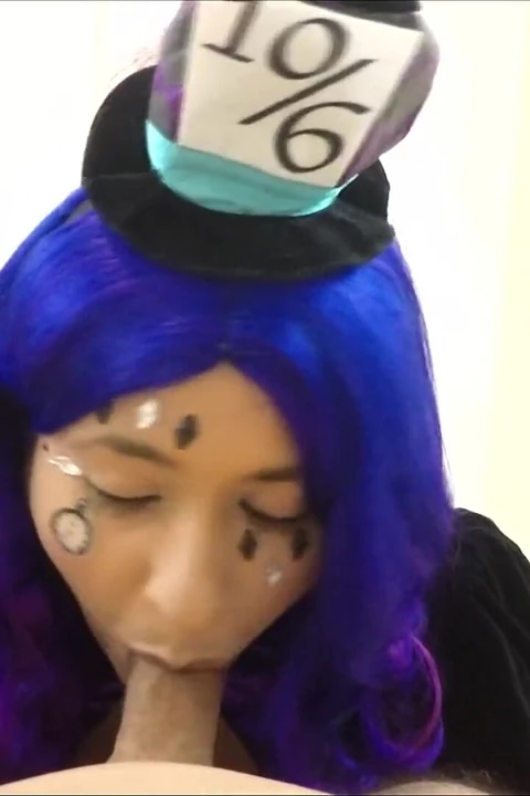 Mad Hattress'in oral servisi