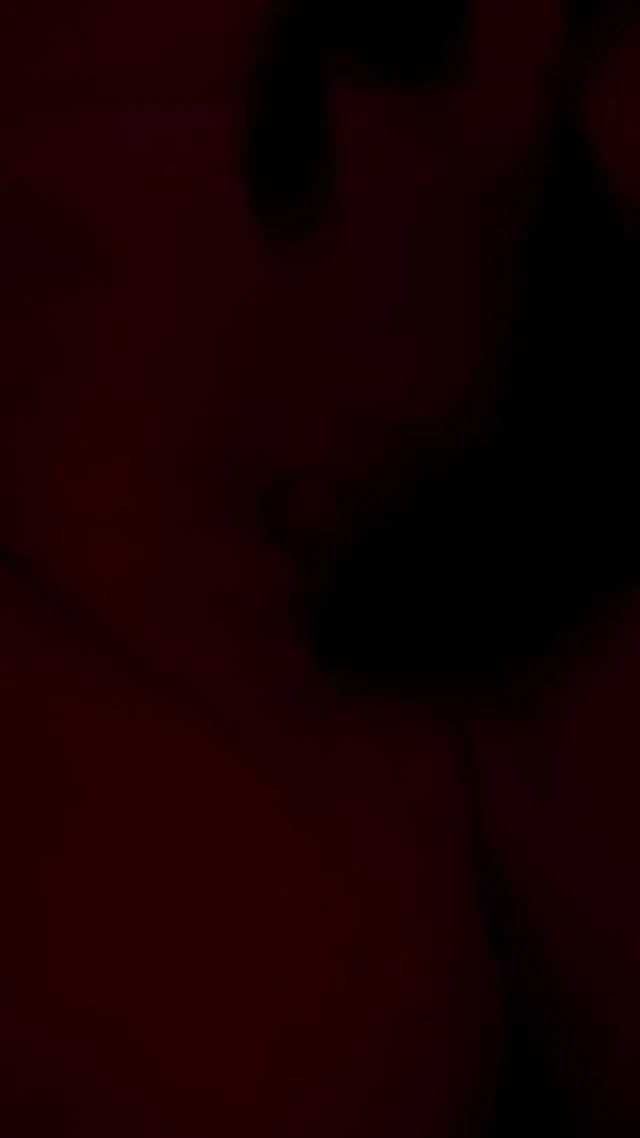 Karımı oyuncak kullanarak filme alıyorum