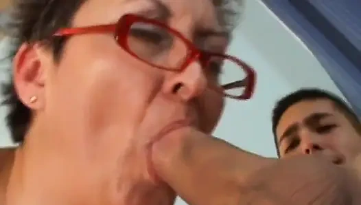 Tombul bayan üçlü amcık sikişi... ağzına boşalma