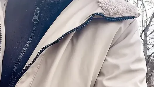 Dışarı Çıkıp Işeyen Amcık Ortaya Çıkıyor