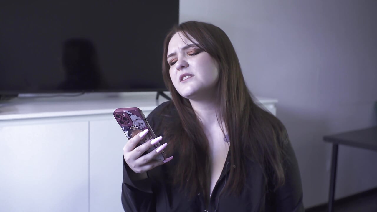 Porno Hikayesi - Avcılar Ormanda Cuckold'un Karısını Siktirdi (Rusça, Cuckold, Anal)
