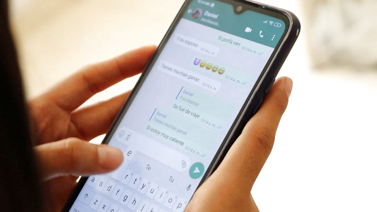 Üvey kardeşimin kocası onu memnun etmiyor ve beni onu becermek için çağırıyor - ispanyolca porno