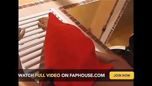 Maskeli kaltak yarağını arıyor!