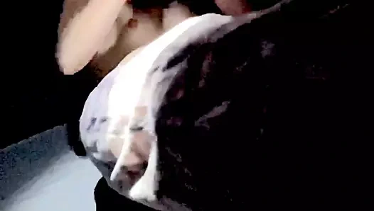 göğüsler dışarı kamp