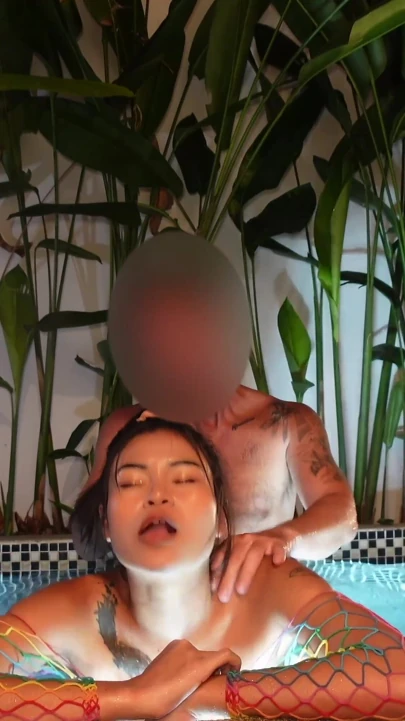 Asiansexdiary büyük memeli Asyalı kızla göğüslerine boşalma