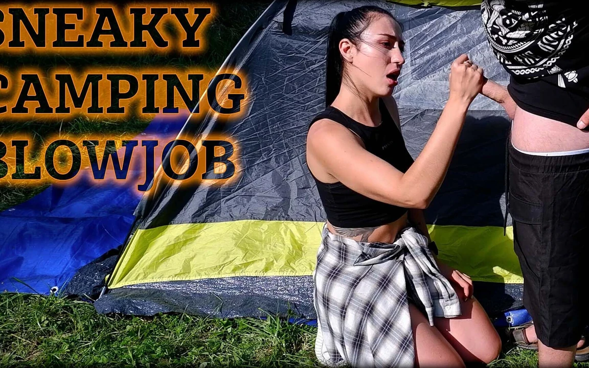Çadırın yanında sinsi kamp saksosu - angle a 4k yeniden düzenlendi