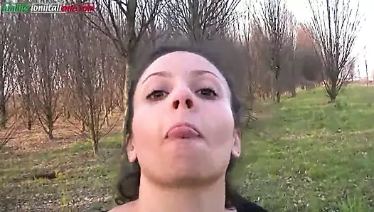 Anna'nın deneyimleri - dışarıda çiğneme