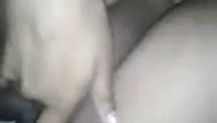 elle ecarte sa grosse chatte pour moi