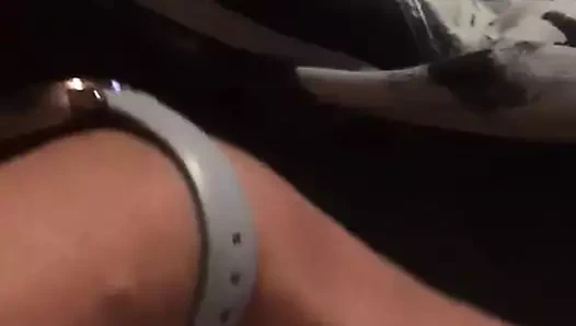 İri güzel kadın mastürbasyon yapıyor