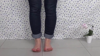 Seksi Fransız ayakları.