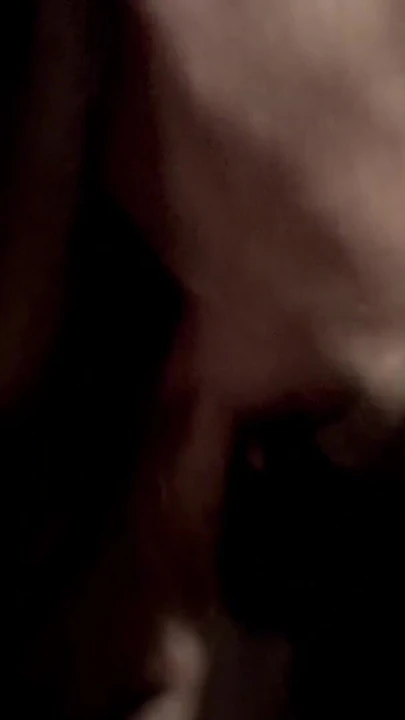 Fahişe yüz sikişi kamyonunda yarakla öğürüyor | Klip 2