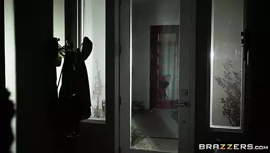 Brazzers - alena croft yağlanmış ve dövülerek alır