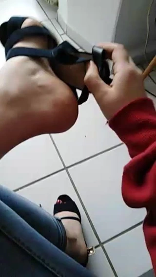 Lena'nın güzel ayakları ve topuklu ayakkabıları vol.24