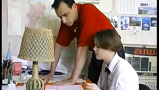 Bir bekar matematik öğretmeni tarafından sikiliyor