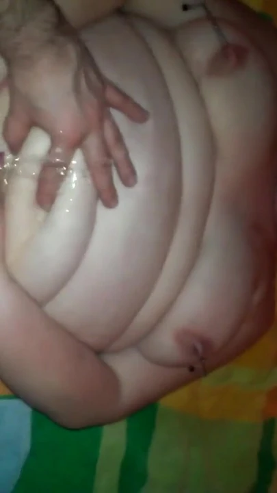 Мощный момент из "толстушку киску описали и жестко трахнули"