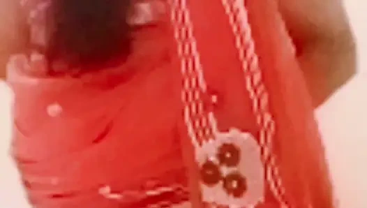 Hintli hintli tamil iri güzel evli kadın latha ayakta sarılıyor götünü sıkıyor ve borç ödemesi için finansçı tarafından amcık yalıyor!