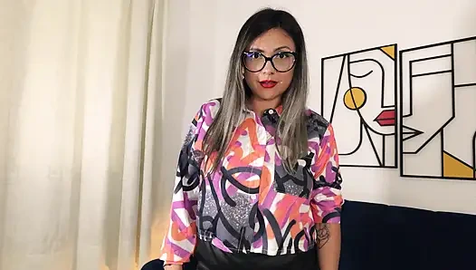 Büyük memeli ve güzel götlü seksi sekreter patronu tarafından sikiliyor