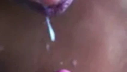 siyah kız aşağı hortumla