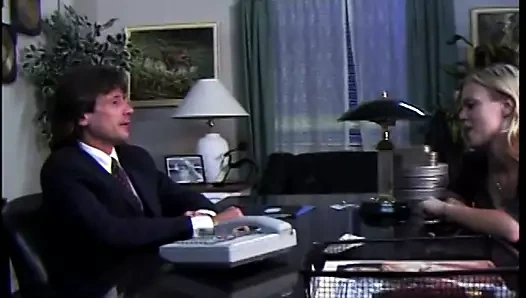 Azgın bebek patronunun sikini sikiyor