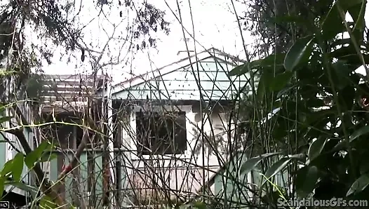 Seksi kız duşta izleniyor ve filme alındı