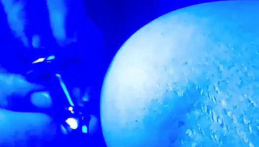 Blue Moon oynuyor