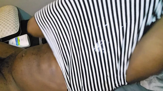 8-дюймовый большой черный член дрочит с игрушкой для киски