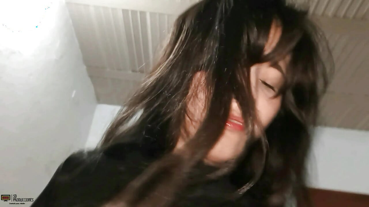 Bir otel odasında üvey kız kardeşle hızlı seks - İspanyolca porno