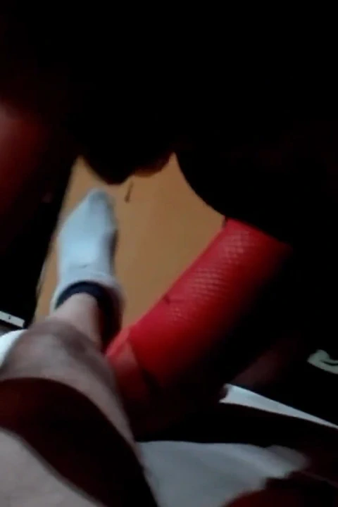 Götünde başka bir yarakla deli gibi emiyor