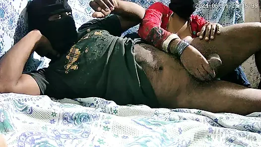 Hintli göğüsler sikişiyor