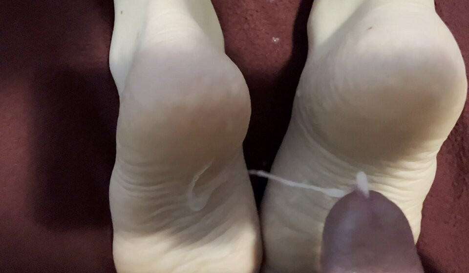 şehvetli masaj dahil ayaklarımda harika twinks ve ters footjob