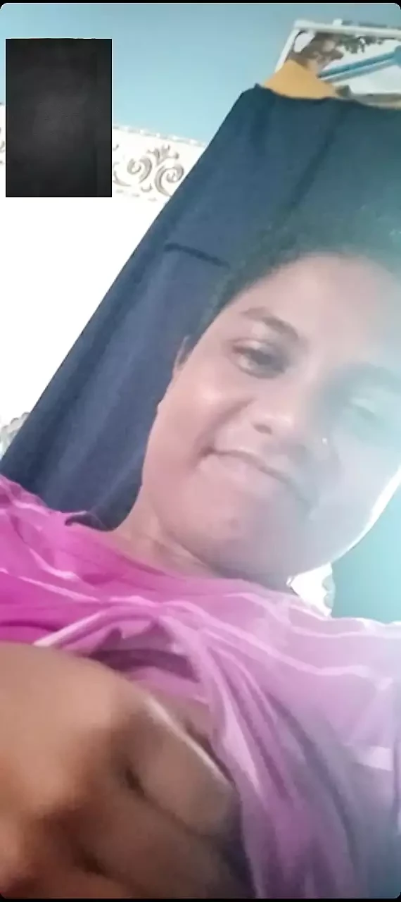 Yalnız kız ateşli mashterbetion