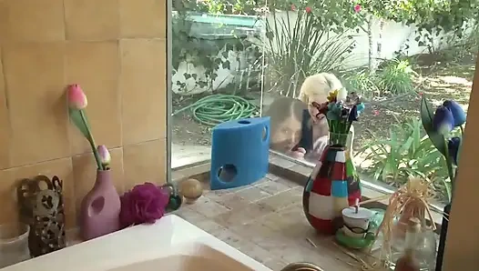 Üvey babamın yarağını seviyorum