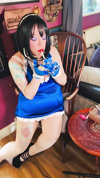 Tina Snua Chain Smokes 2 Cork Cigarettes In Satin With Gloves & Jewellery! - British Mature Smoking Smoker