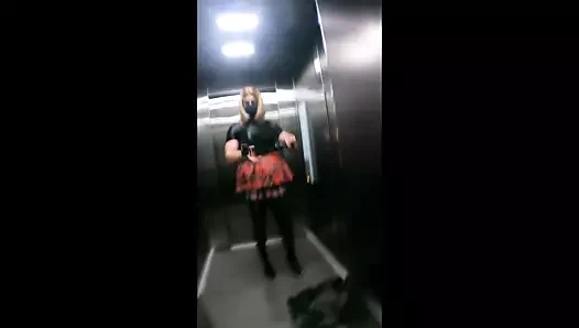 klas korkak kabarcık popo sürtük yürüyüş maruz neredeyse yakalandı