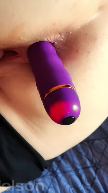 Волнующий момент из "Анального дебюта - жестко трахнули, пока он не кончит в меня"