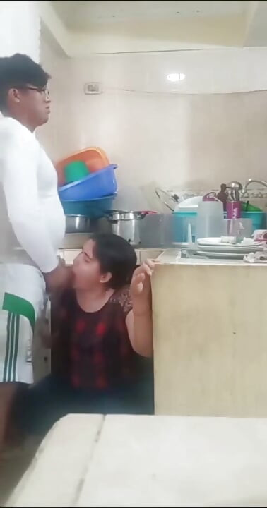 Beni mutfakta sik, karın her an gelebilir.