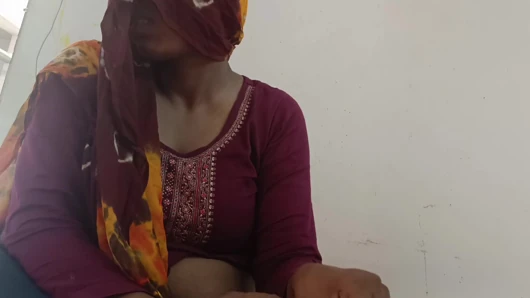 Padosan ko bulakar karne ka mood tha