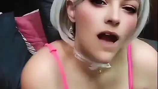 Kawaii Kitty kremini alıyor