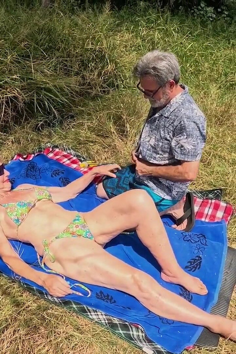 Hawaii'de plajda (veya yakınında) seks