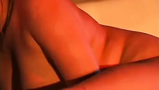 Ateşli çift gece geç saatlerde seks yapıyor