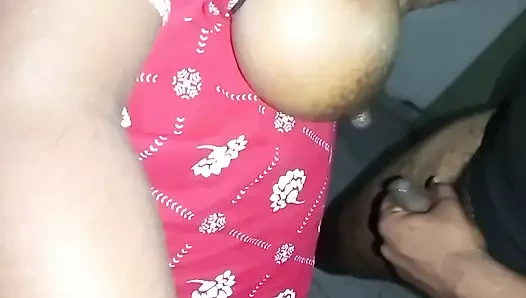 Tamil evli kadın kovboy kız pozisyonunda ateşli sikişiyor