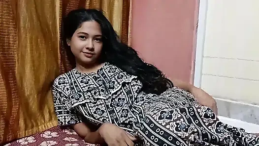 Ateşli Orta Yaşlı Seksi Kadın Kocasını Aldatıyor Ve Komşusuyla Sikişiyor