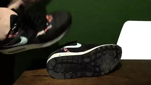 komşunun airmax üzerinde sert Cumming