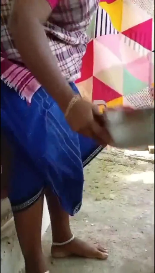 Domaltarak sikişiyor ve boşalma