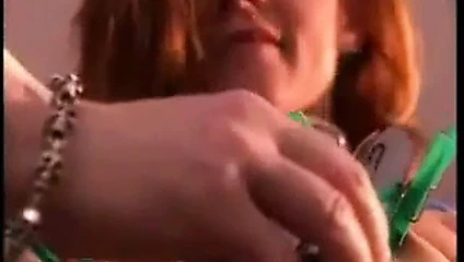 Meme kelepçeleri ve şaplak